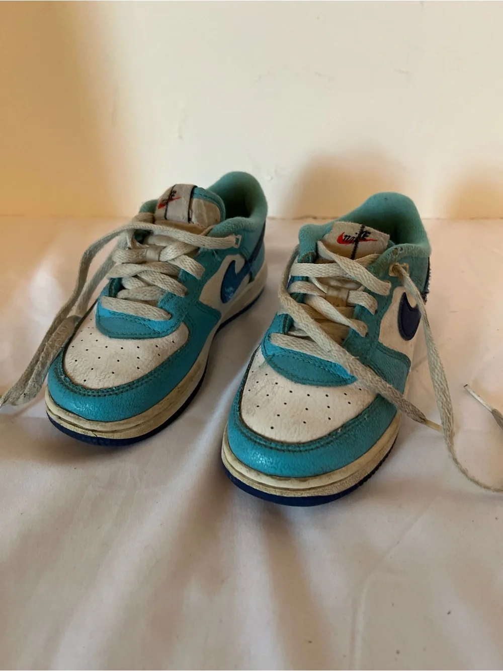 Nike Force 1 LV8 2 Sneakers